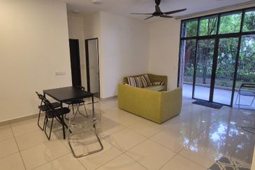 Henna Residence @ The Quartz