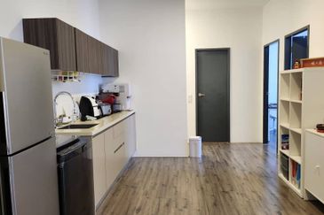 Henna Residence @ The Quartz