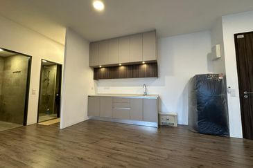 Henna Residence @ The Quartz