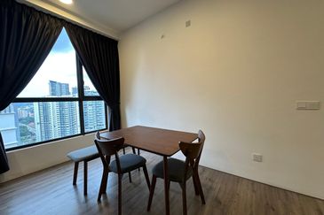 Henna Residence @ The Quartz