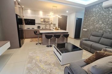 Henna Residence @ The Quartz