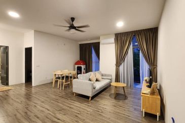 Henna Residence @ The Quartz