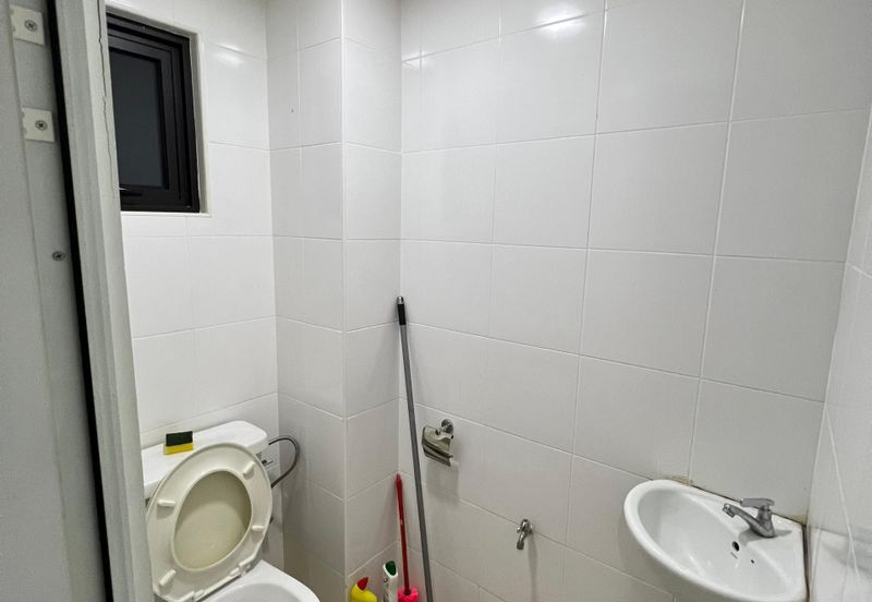 Royalle Condominium @ North Kiara