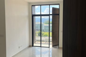 Henna Residence @ The Quartz