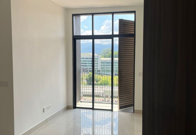 Henna Residence @ The Quartz