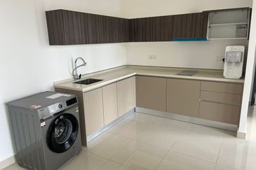 Henna Residence @ The Quartz