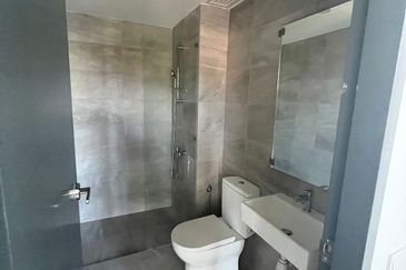 Henna Residence @ The Quartz