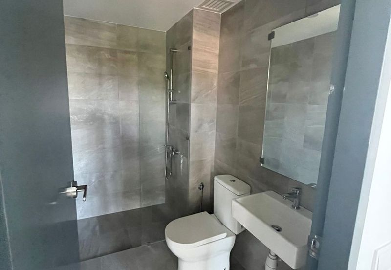 Henna Residence @ The Quartz