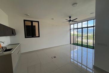 Henna Residence @ The Quartz