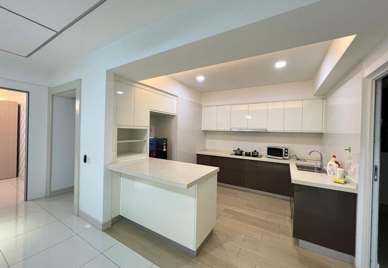 Royalle Condominium @ North Kiara