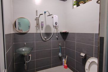 KL Taman Melawati Single Story Terrace Freehold 3r2b 22 x 80 For Sales