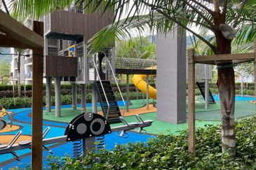 UPPERVILLE @ 16 Quartz Melawati