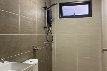 UPPERVILLE @ 16 Quartz Melawati