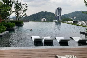 UPPERVILLE @ 16 Quartz Melawati