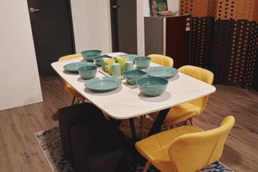 Henna Residence @ The Quartz