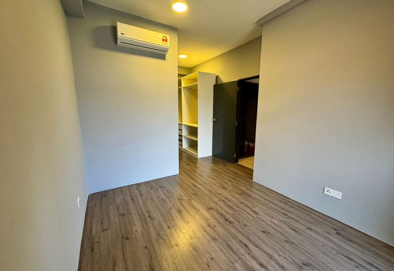 Henna Residence @ The Quartz