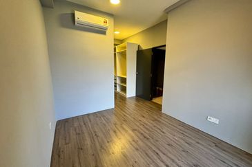 Henna Residence @ The Quartz