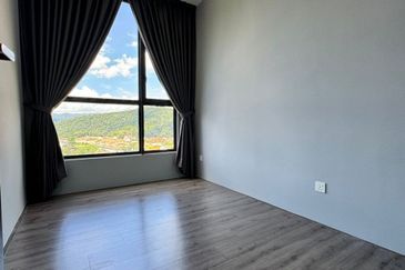 Henna Residence @ The Quartz