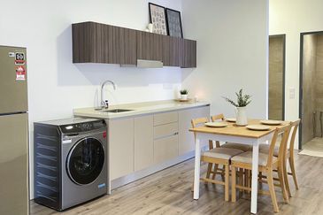 Henna Residence @ The Quartz