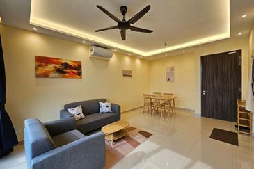 Henna Residence @ The Quartz