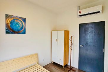 Henna Residence @ The Quartz