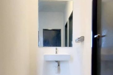 Henna Residence @ The Quartz