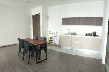 Henna Residence @ The Quartz