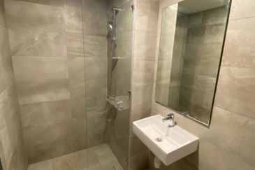 Henna Residence @ The Quartz