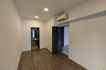 Henna Residence @ The Quartz