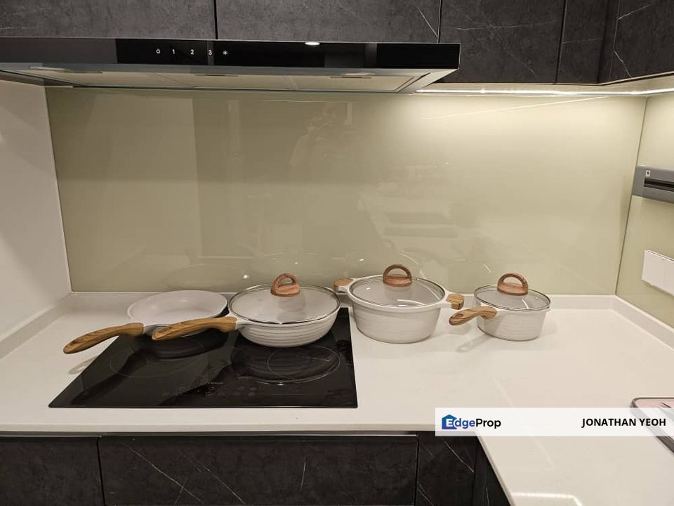 KL Ampang The Atrium Embassy road Fully Furnished 2 Plus 1 Room, Kuala Lumpur, Ampang