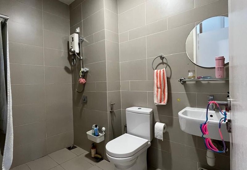 UPPERVILLE @ 16 Quartz Melawati