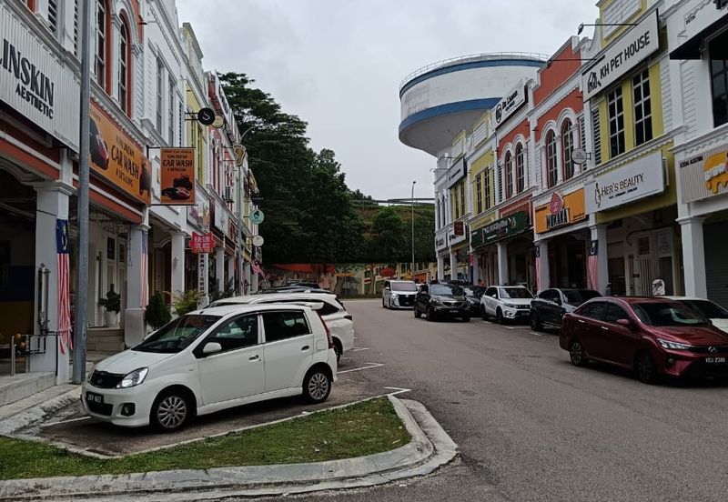 Jalan Austin Heights