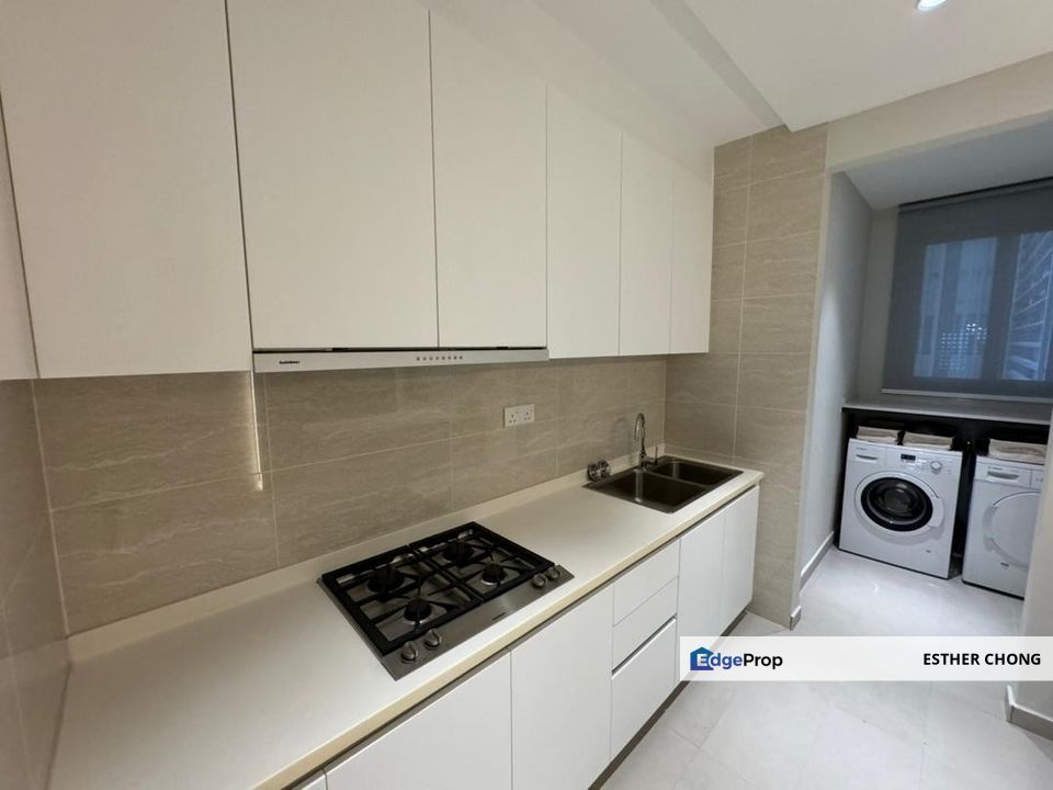 The Astaka@坡地金三角 全新山最豪华的高级公寓 最高的地标 & 最高住宅, Johor, Johor Bahru