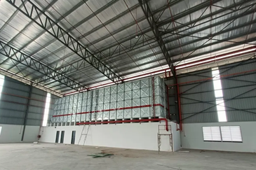 West Port, Pulau Indah