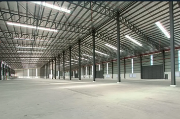 West Port, Pulau Indah