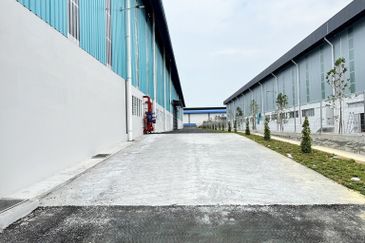 West Port, Pulau Indah