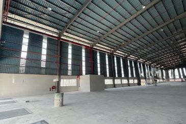 West Port, Pulau Indah