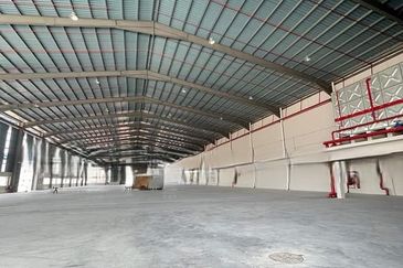 West Port, Pulau Indah