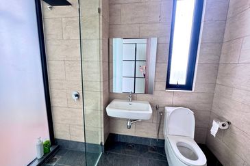 Cube On Hill ( Taman Bukit Pulai )