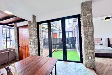 Cube On Hill ( Taman Bukit Pulai )