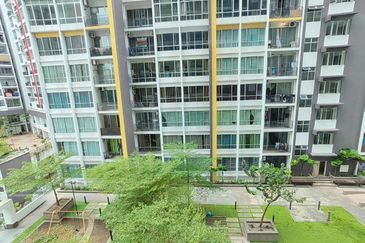 Dedaun Hijau (Greenfield Regency)