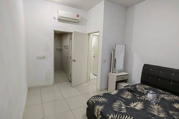 Dedaun Hijau (Greenfield Regency)