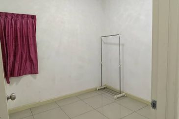 Dedaun Hijau (Greenfield Regency)