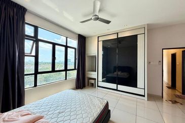 D'Summit Residences @ Kempas Utama