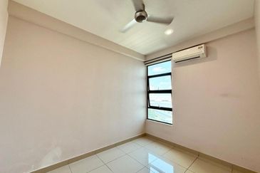 D'Summit Residences @ Kempas Utama