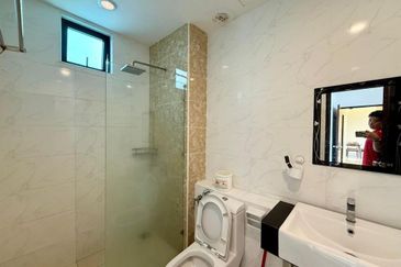 D'Summit Residences @ Kempas Utama