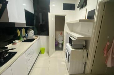 D'Summit Residences @ Kempas Utama