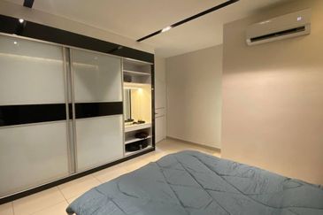 D'Summit Residences @ Kempas Utama