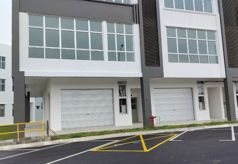 Summit Commercial Hub