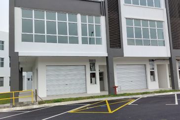 Summit Commercial Hub